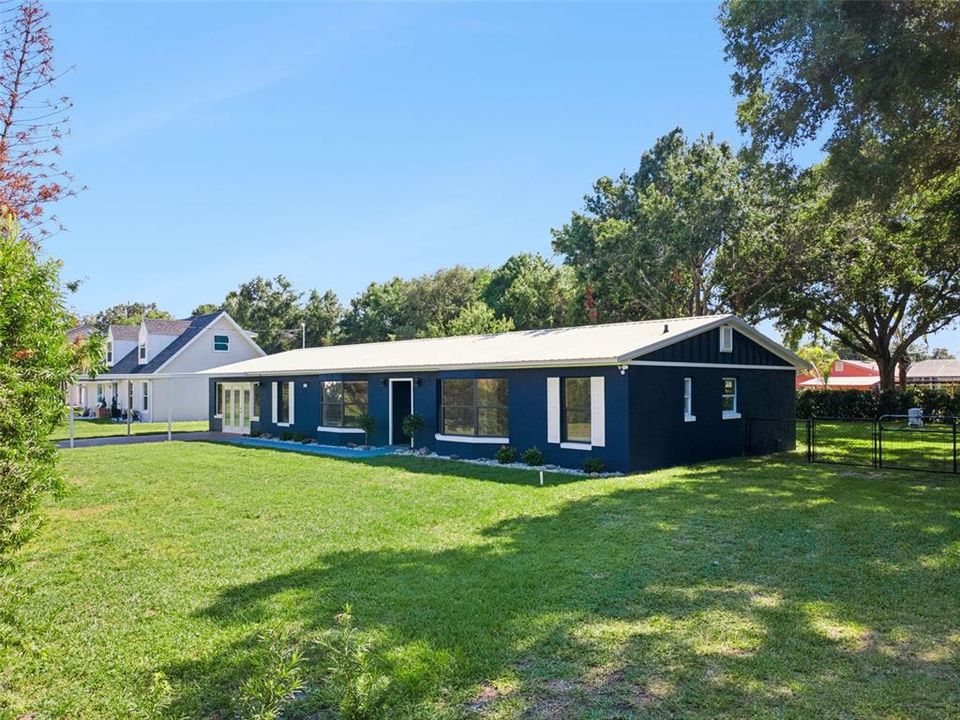 Active With Contract: $450,000 (3 beds, 3 baths, 2128 Square Feet)