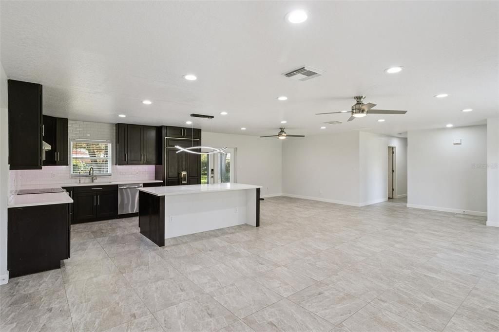 Active With Contract: $450,000 (3 beds, 3 baths, 2128 Square Feet)