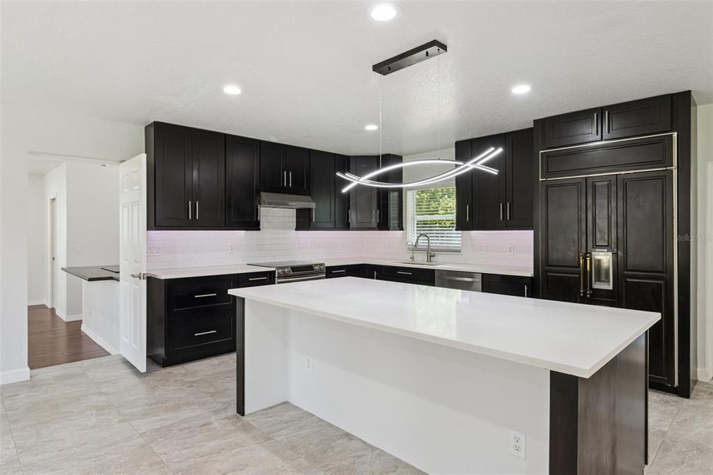 Active With Contract: $450,000 (3 beds, 3 baths, 2128 Square Feet)