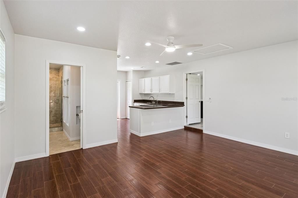 Active With Contract: $450,000 (3 beds, 3 baths, 2128 Square Feet)