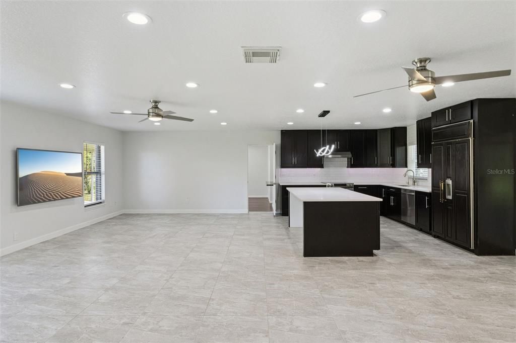 Active With Contract: $450,000 (3 beds, 3 baths, 2128 Square Feet)