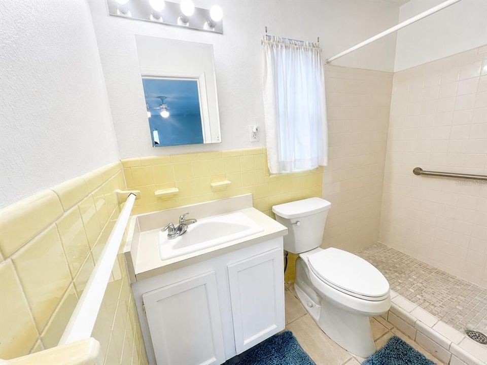 На продажу: $319,900 (3 спален, 2 ванн, 1626 Квадратных фут)