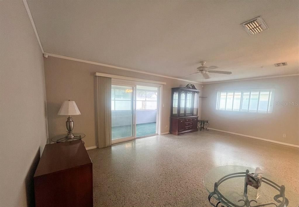 На продажу: $319,900 (3 спален, 2 ванн, 1626 Квадратных фут)