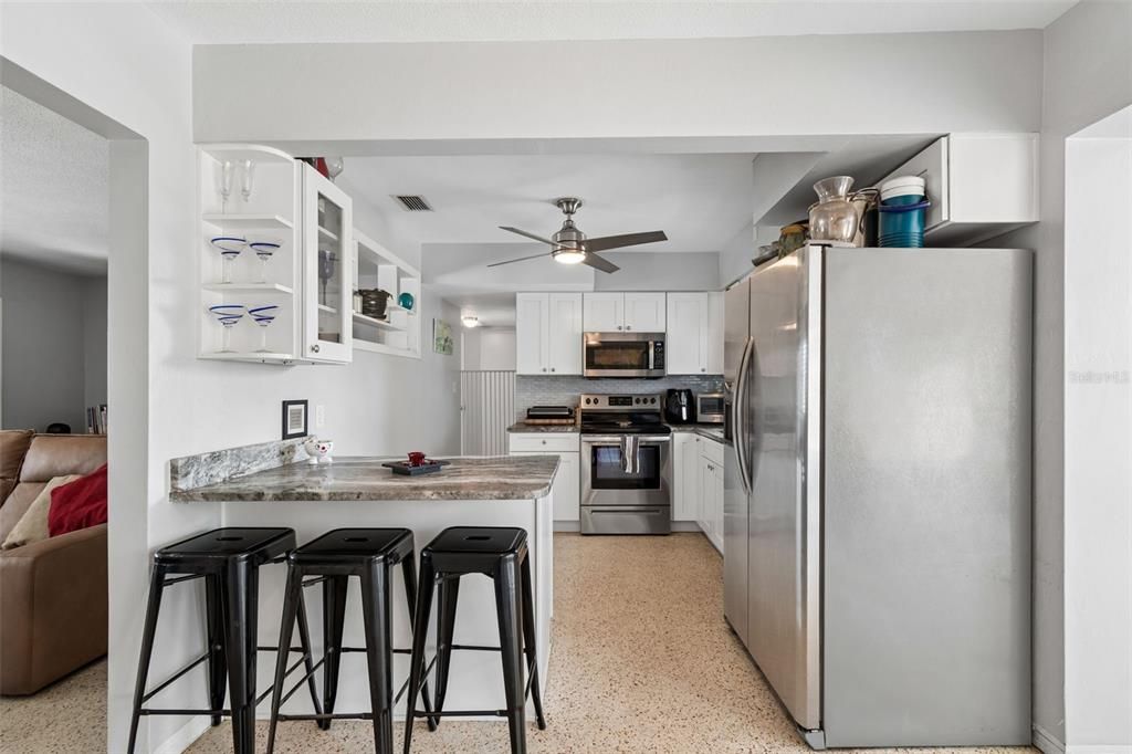 Activo con contrato: $335,000 (2 camas, 1 baños, 1090 Pies cuadrados)