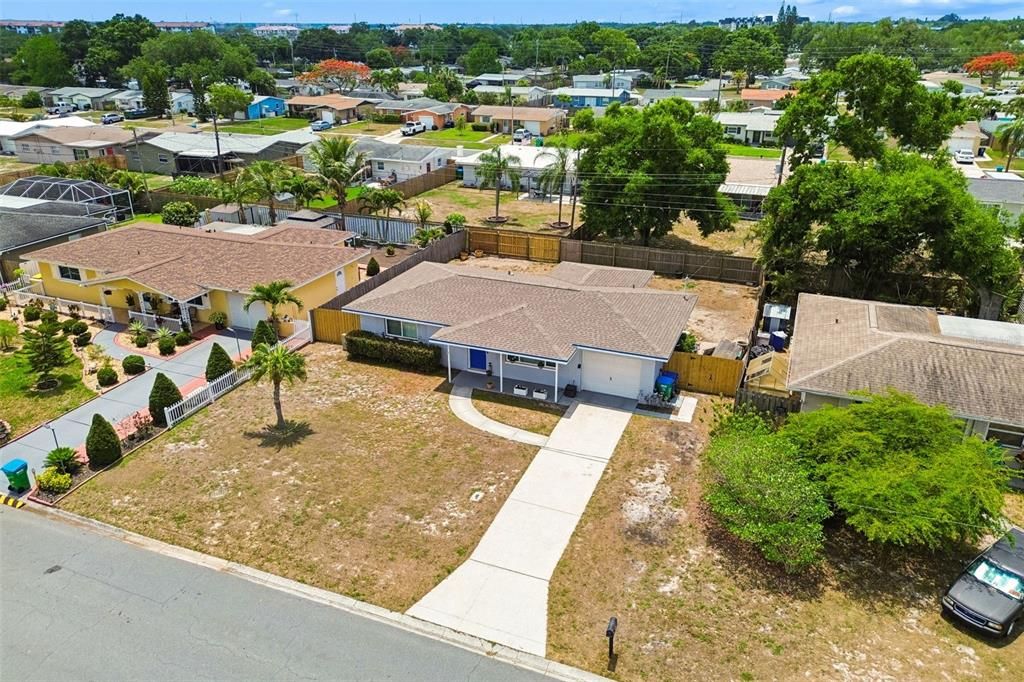 Activo con contrato: $335,000 (2 camas, 1 baños, 1090 Pies cuadrados)