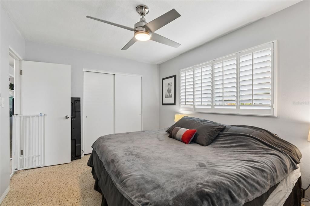 Activo con contrato: $335,000 (2 camas, 1 baños, 1090 Pies cuadrados)