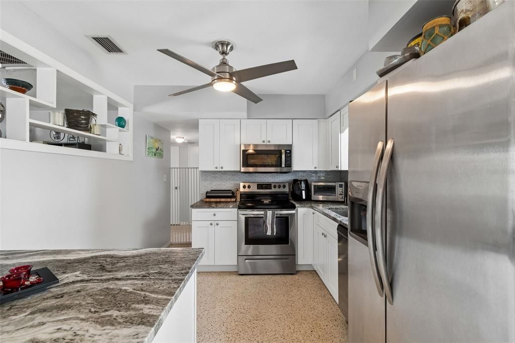 Activo con contrato: $335,000 (2 camas, 1 baños, 1090 Pies cuadrados)