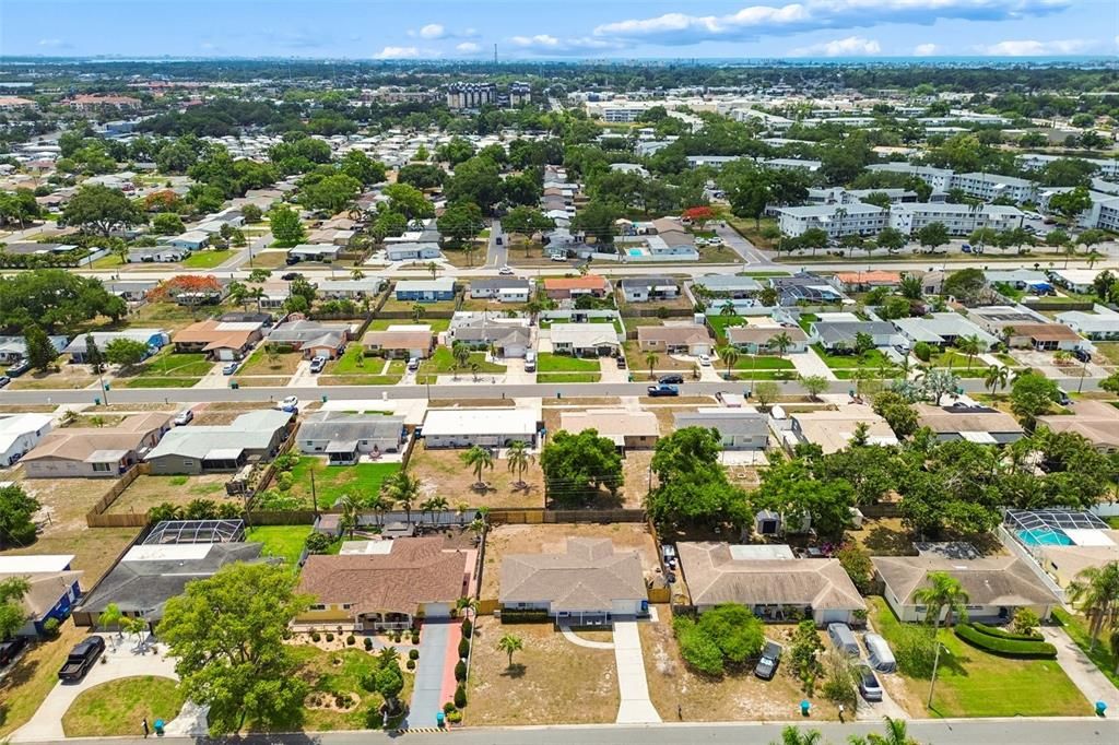 Activo con contrato: $335,000 (2 camas, 1 baños, 1090 Pies cuadrados)