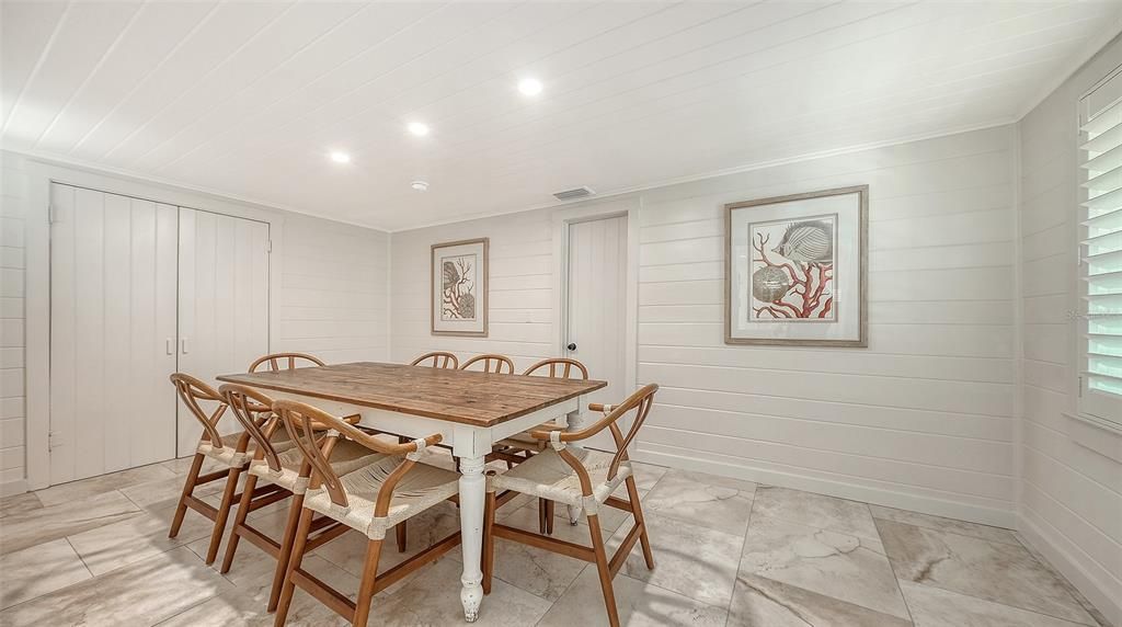 For Sale: $1,995,000 (4 beds, 2 baths, 2616 Square Feet)