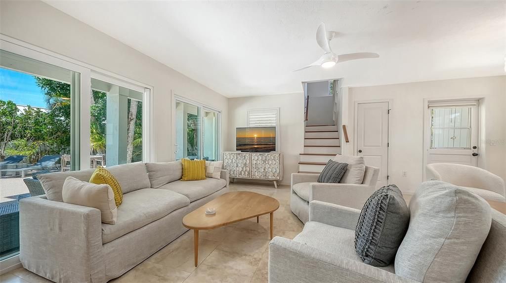 For Sale: $1,995,000 (4 beds, 2 baths, 2616 Square Feet)