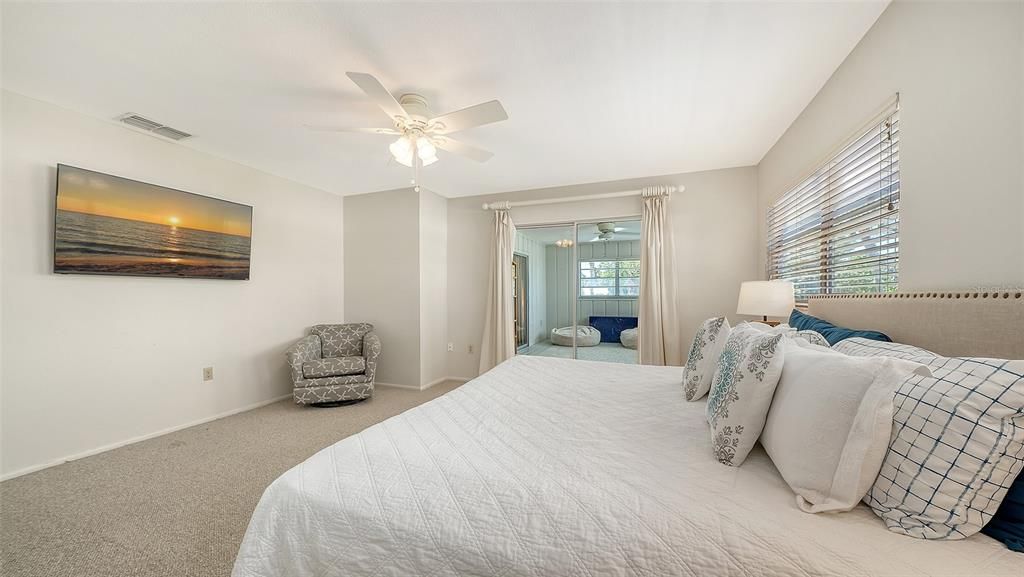 For Sale: $1,995,000 (4 beds, 2 baths, 2616 Square Feet)