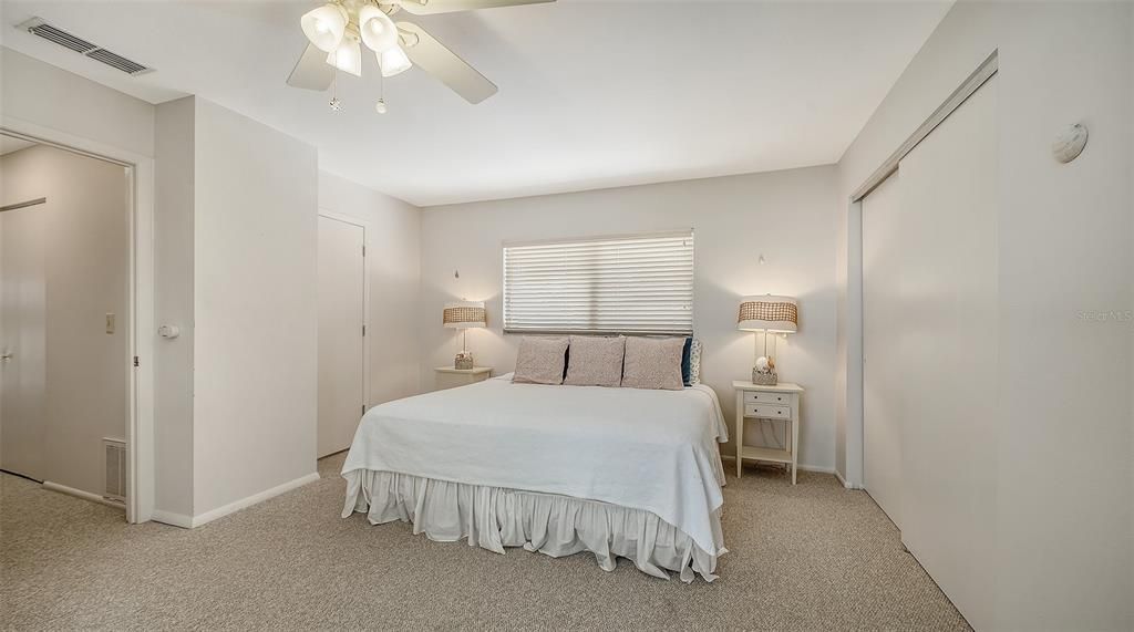 For Sale: $1,995,000 (4 beds, 2 baths, 2616 Square Feet)