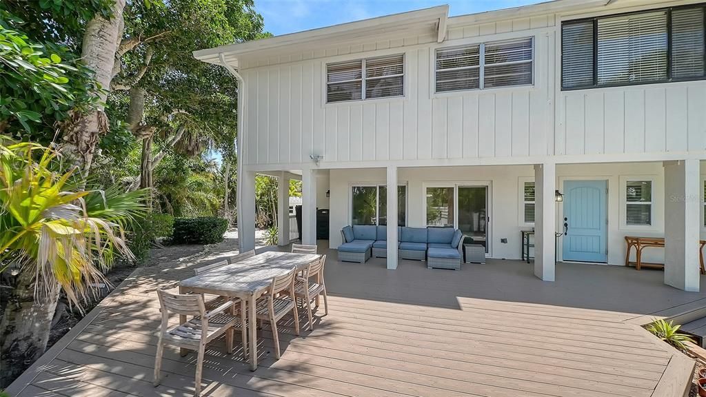 For Sale: $1,995,000 (4 beds, 2 baths, 2616 Square Feet)