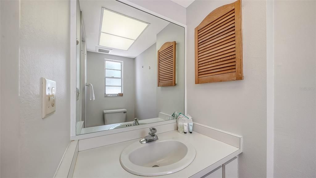 For Sale: $1,995,000 (4 beds, 2 baths, 2616 Square Feet)