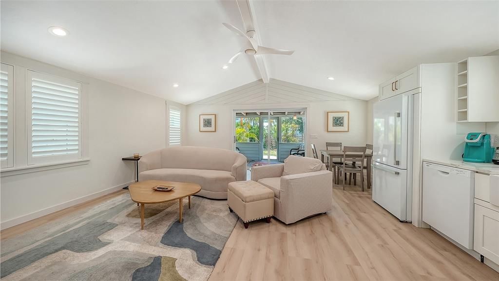 For Sale: $1,995,000 (4 beds, 2 baths, 2616 Square Feet)