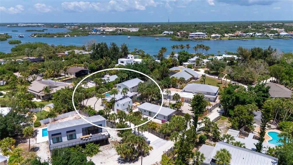For Sale: $1,995,000 (4 beds, 2 baths, 2616 Square Feet)
