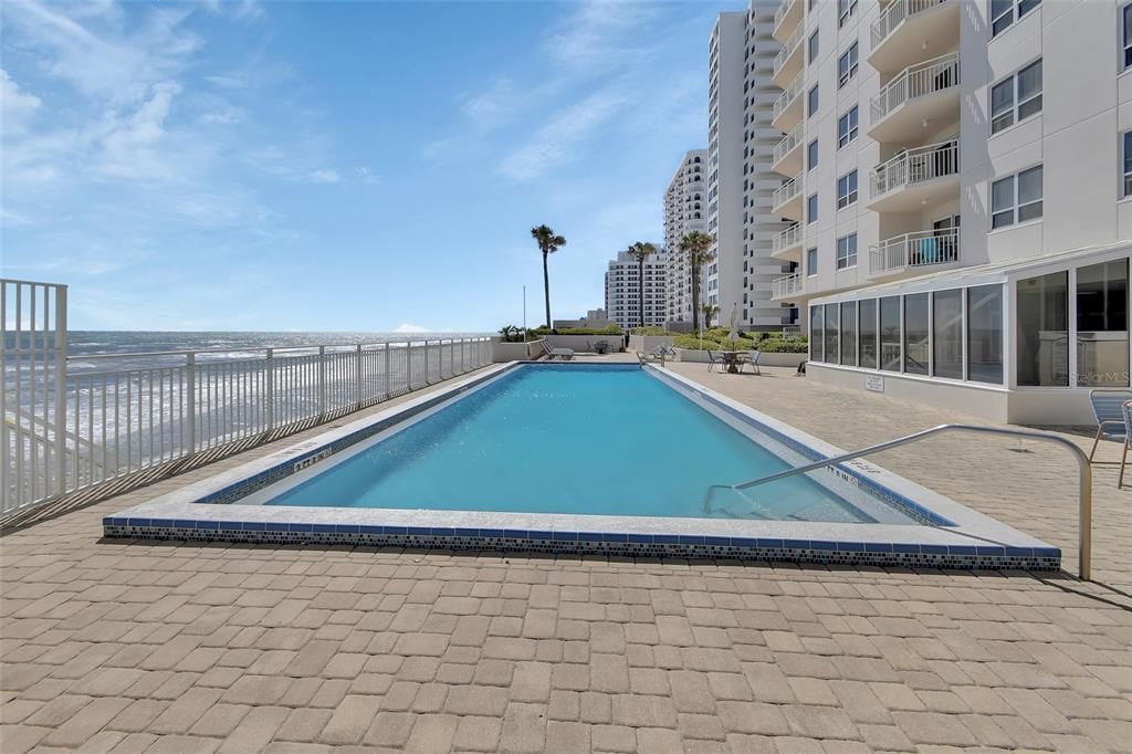 En Venta: $439,000 (2 camas, 2 baños, 1384 Pies cuadrados)