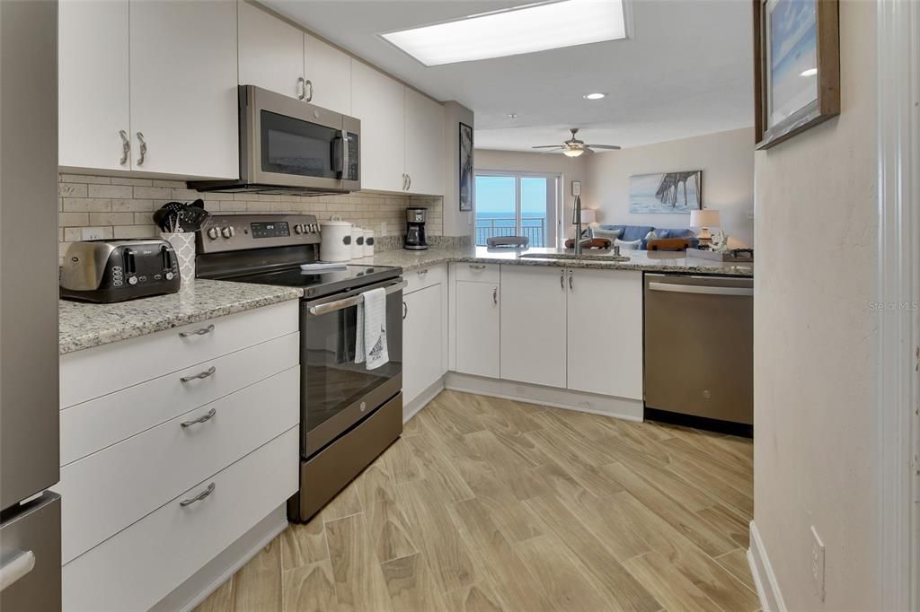 En Venta: $439,000 (2 camas, 2 baños, 1384 Pies cuadrados)