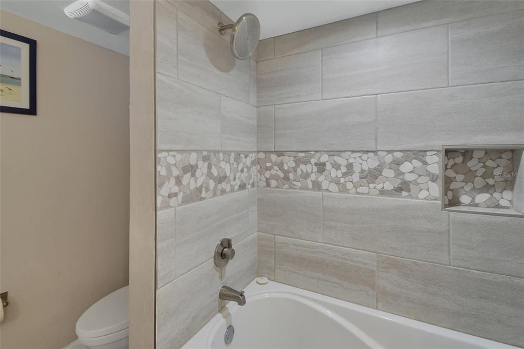 En Venta: $439,000 (2 camas, 2 baños, 1384 Pies cuadrados)
