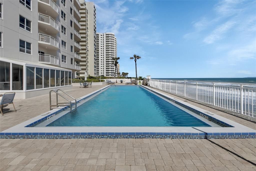 En Venta: $439,000 (2 camas, 2 baños, 1384 Pies cuadrados)