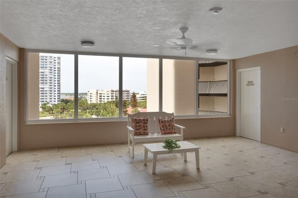 En Venta: $439,000 (2 camas, 2 baños, 1384 Pies cuadrados)
