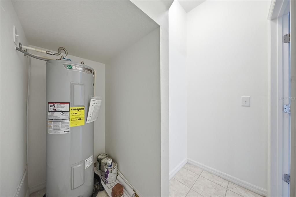 For Sale: $395,000 (3 beds, 2 baths, 1596 Square Feet)