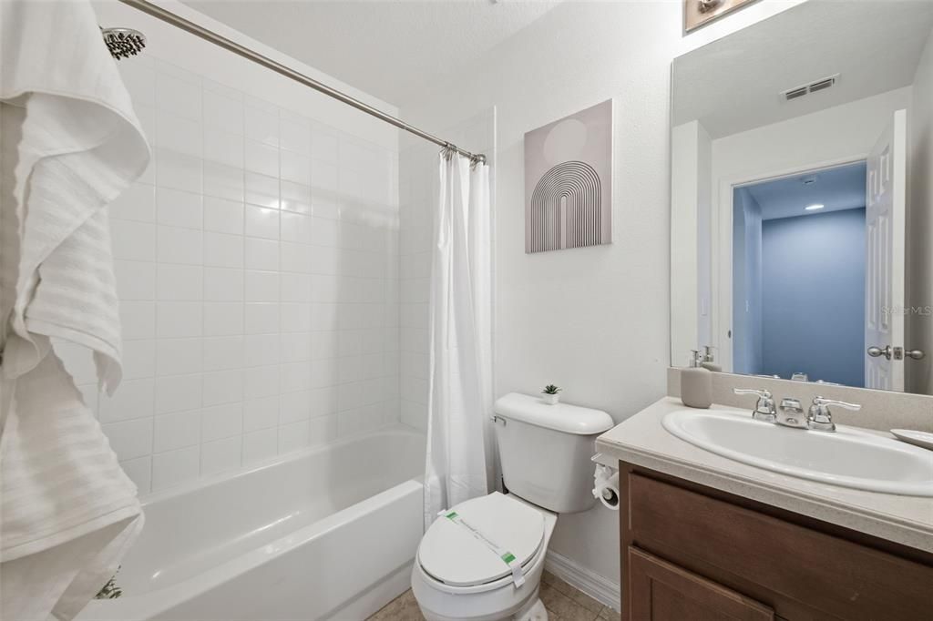 For Sale: $395,000 (3 beds, 2 baths, 1596 Square Feet)