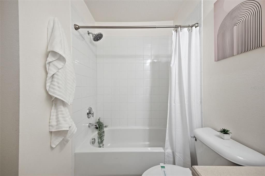 For Sale: $395,000 (3 beds, 2 baths, 1596 Square Feet)