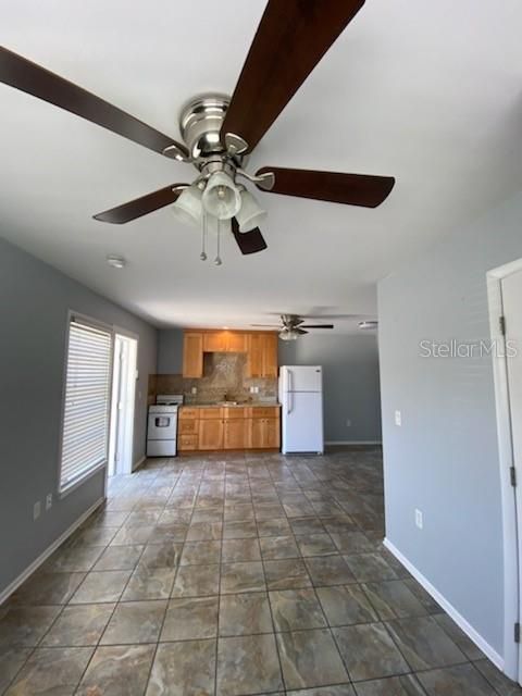 For Rent: $1,300 (1 beds, 1 baths, 350 Square Feet)