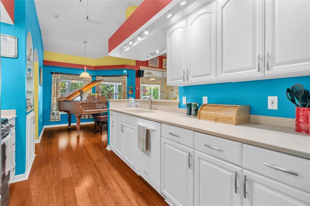 En Venta: $524,999 (3 camas, 2 baños, 2009 Pies cuadrados)