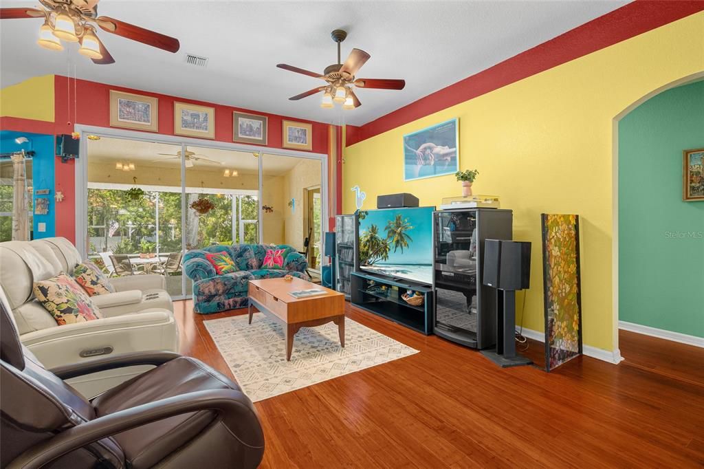 En Venta: $524,999 (3 camas, 2 baños, 2009 Pies cuadrados)