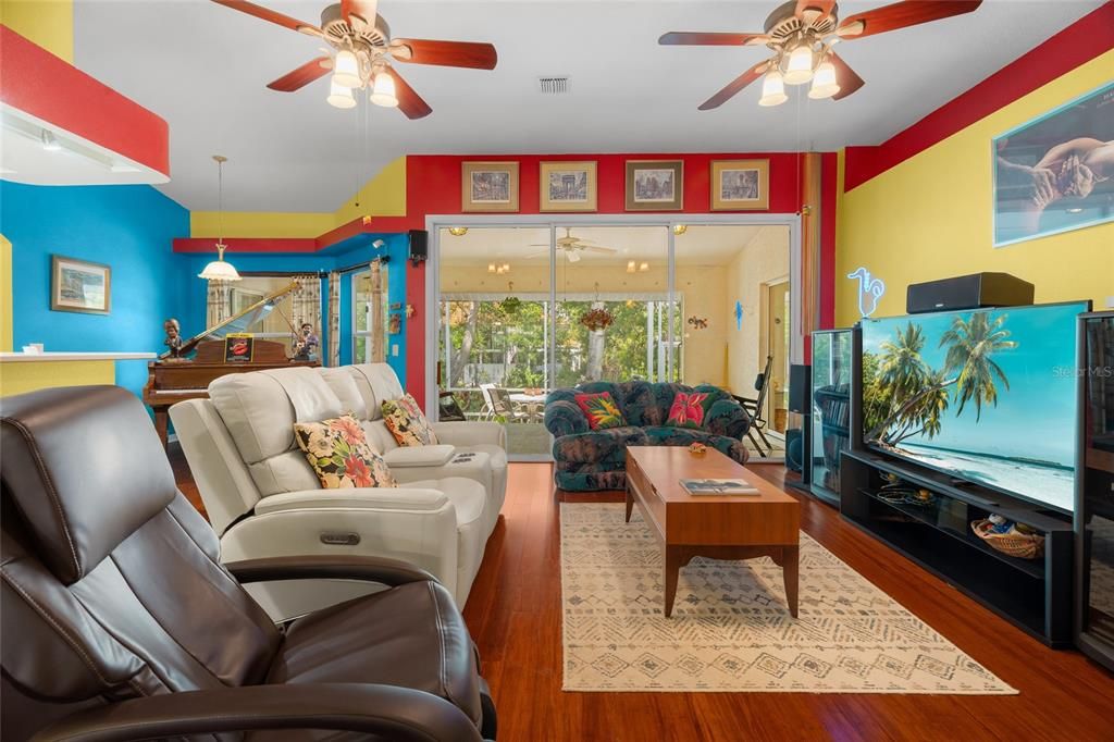 En Venta: $524,999 (3 camas, 2 baños, 2009 Pies cuadrados)
