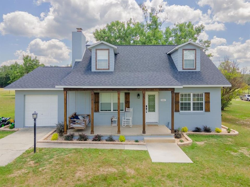For Sale: $520,000 (3 beds, 3 baths, 1980 Square Feet)