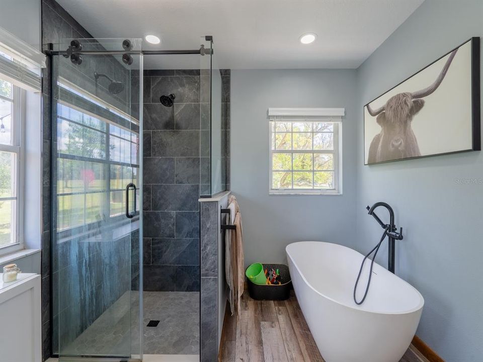 For Sale: $520,000 (3 beds, 3 baths, 1980 Square Feet)