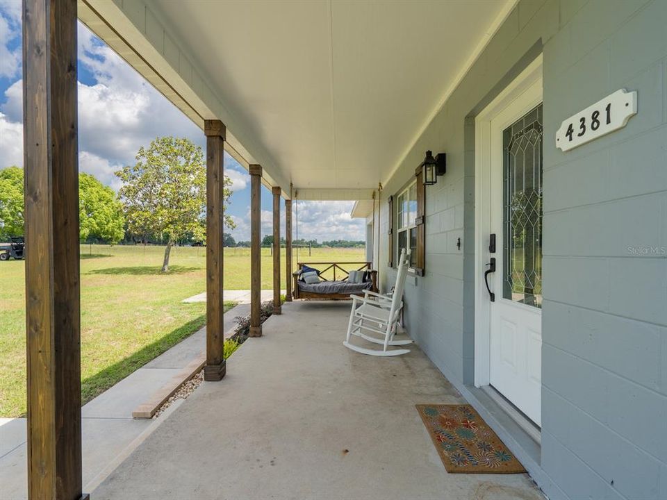 For Sale: $520,000 (3 beds, 3 baths, 1980 Square Feet)