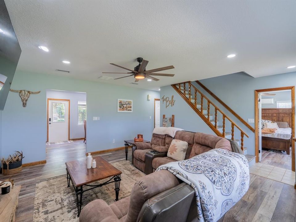 For Sale: $520,000 (3 beds, 3 baths, 1980 Square Feet)