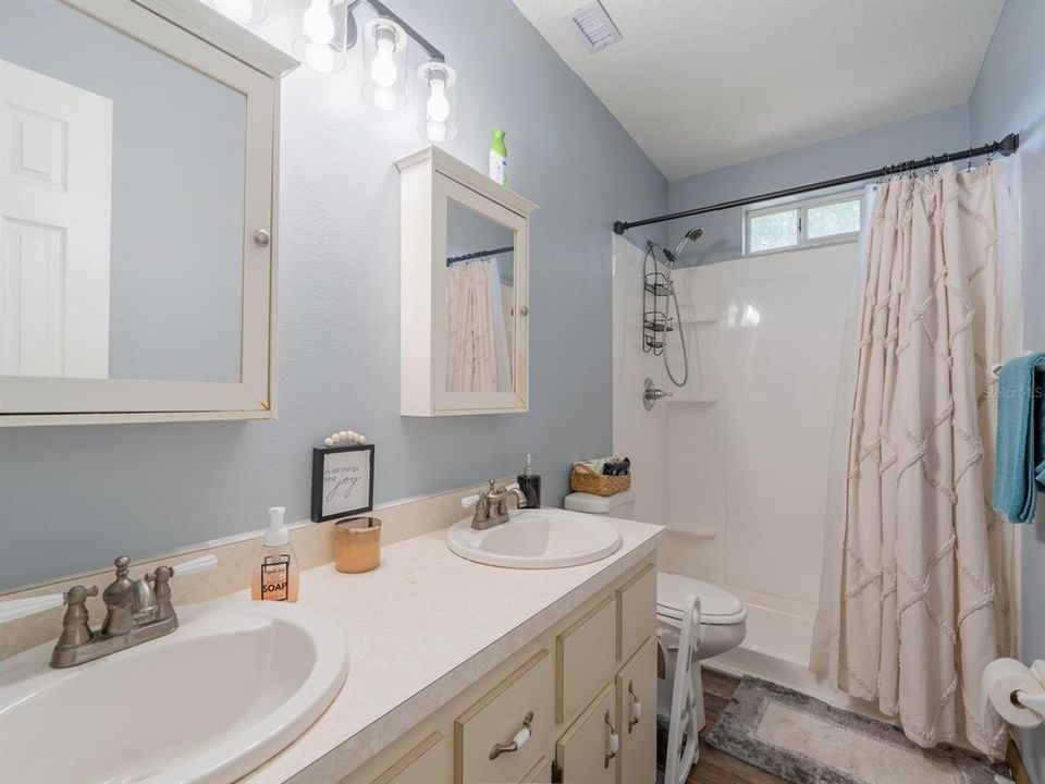 For Sale: $520,000 (3 beds, 3 baths, 1980 Square Feet)