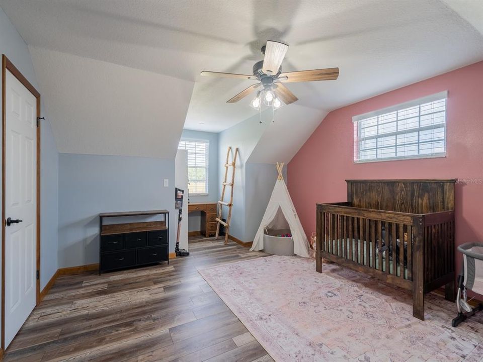 For Sale: $520,000 (3 beds, 3 baths, 1980 Square Feet)