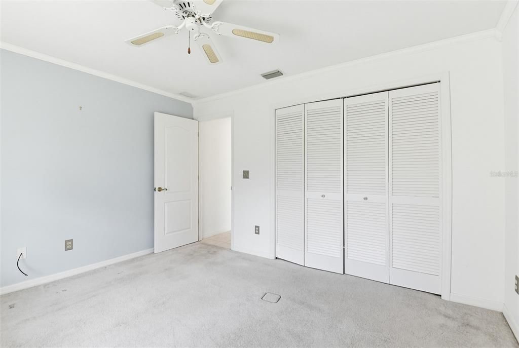 Activo con contrato: $399,000 (3 camas, 3 baños, 2217 Pies cuadrados)