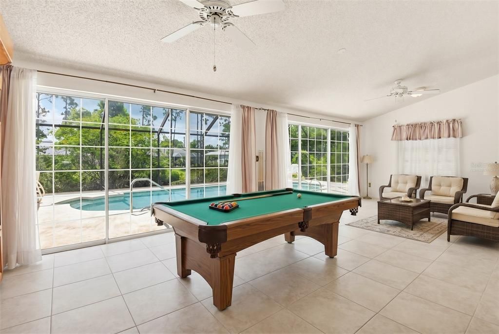 Activo con contrato: $399,000 (3 camas, 3 baños, 2217 Pies cuadrados)