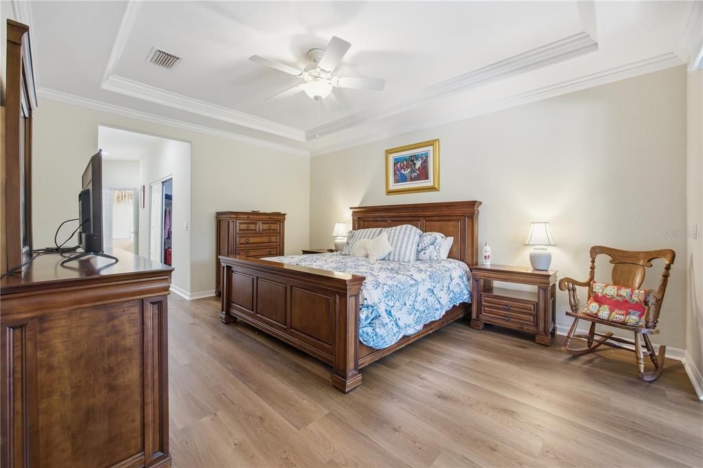 For Sale: $409,999 (3 beds, 2 baths, 2413 Square Feet)