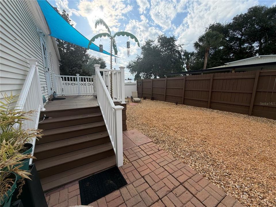 For Sale: $275,000 (3 beds, 3 baths, 2324 Square Feet)