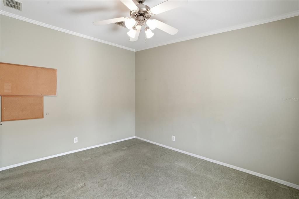 For Sale: $299,500 (3 beds, 3 baths, 2324 Square Feet)