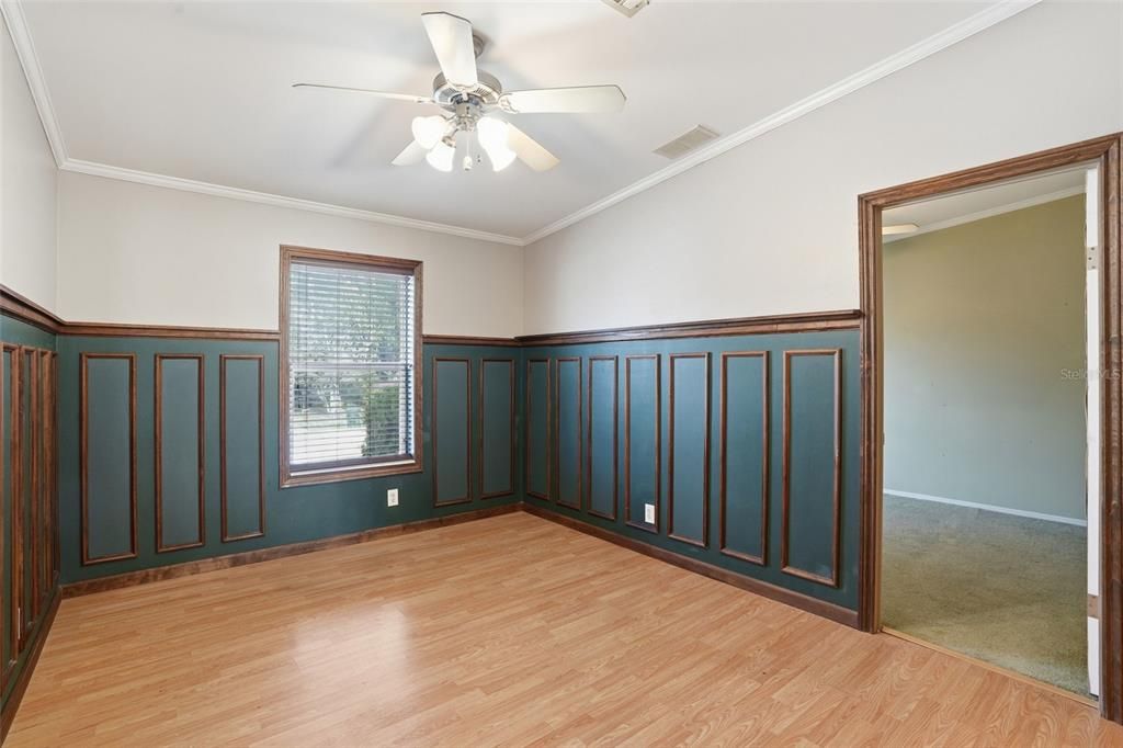 For Sale: $299,500 (3 beds, 3 baths, 2324 Square Feet)