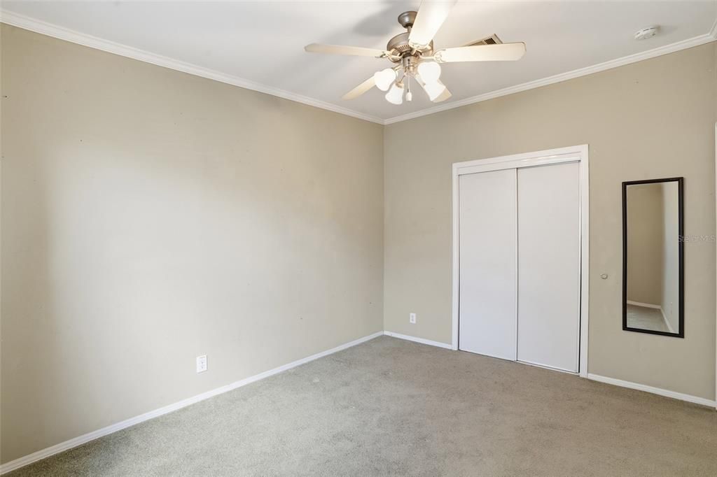 For Sale: $299,500 (3 beds, 3 baths, 2324 Square Feet)