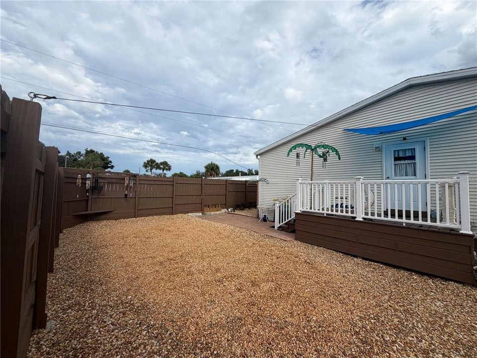 For Sale: $275,000 (3 beds, 3 baths, 2324 Square Feet)
