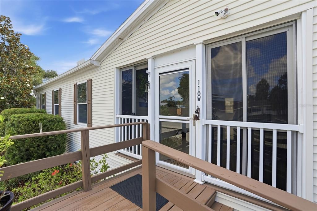 For Sale: $299,500 (3 beds, 3 baths, 2324 Square Feet)