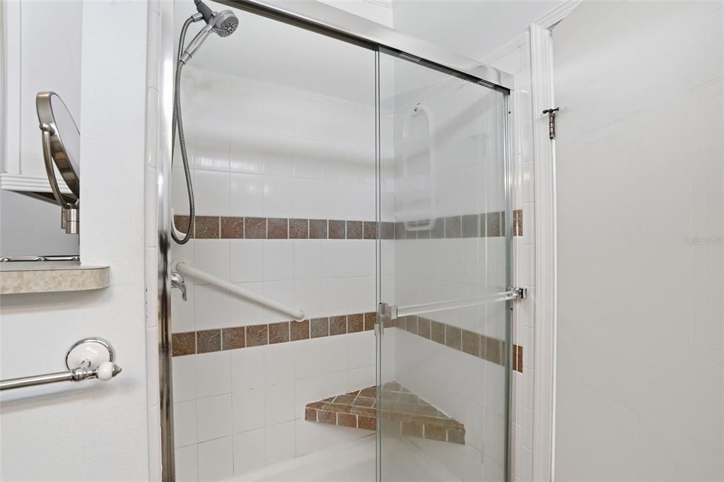 For Sale: $299,500 (3 beds, 3 baths, 2324 Square Feet)