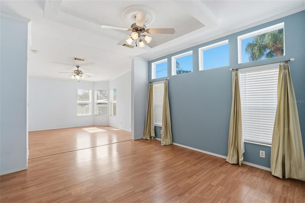 For Sale: $299,500 (3 beds, 3 baths, 2324 Square Feet)