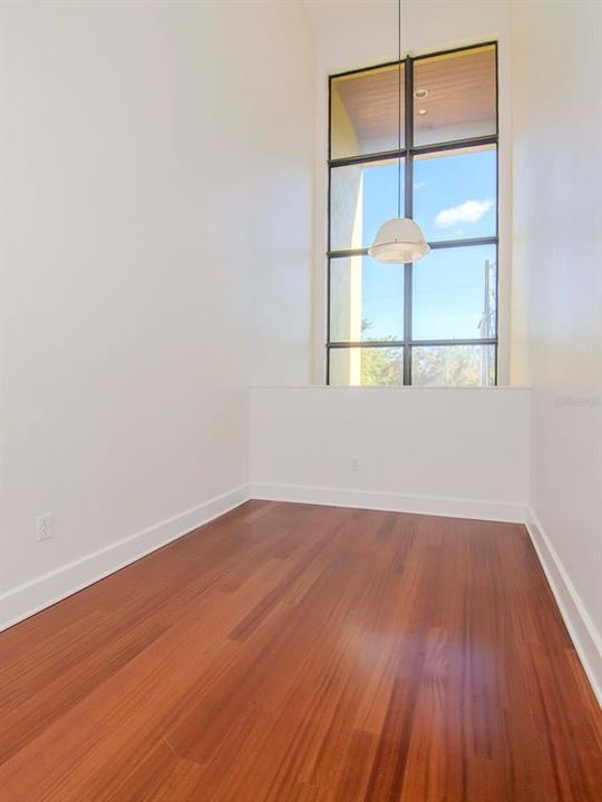 For Sale: $779,000 (3 beds, 2 baths, 2541 Square Feet)